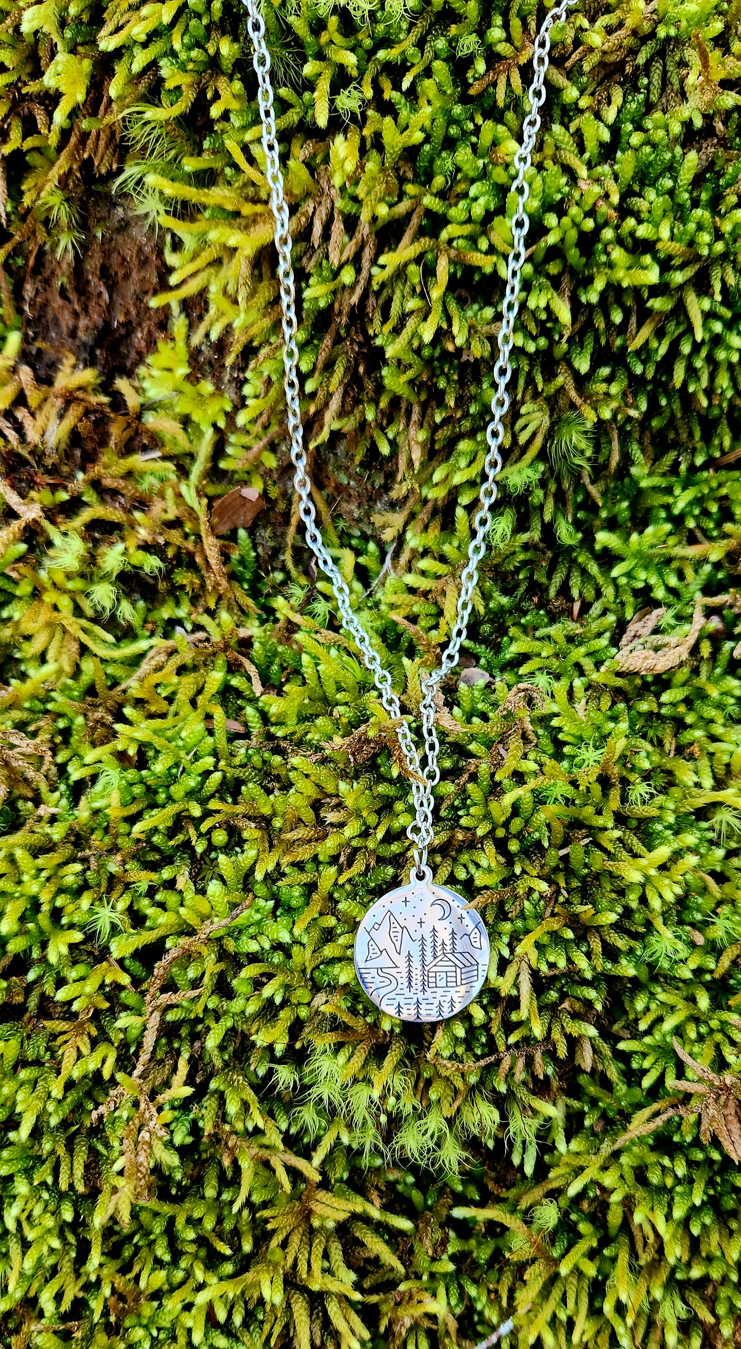 Cabin life necklace