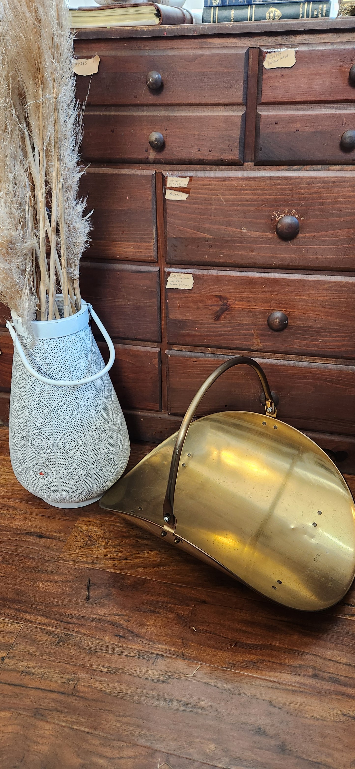 Vintage clawfoot log holder