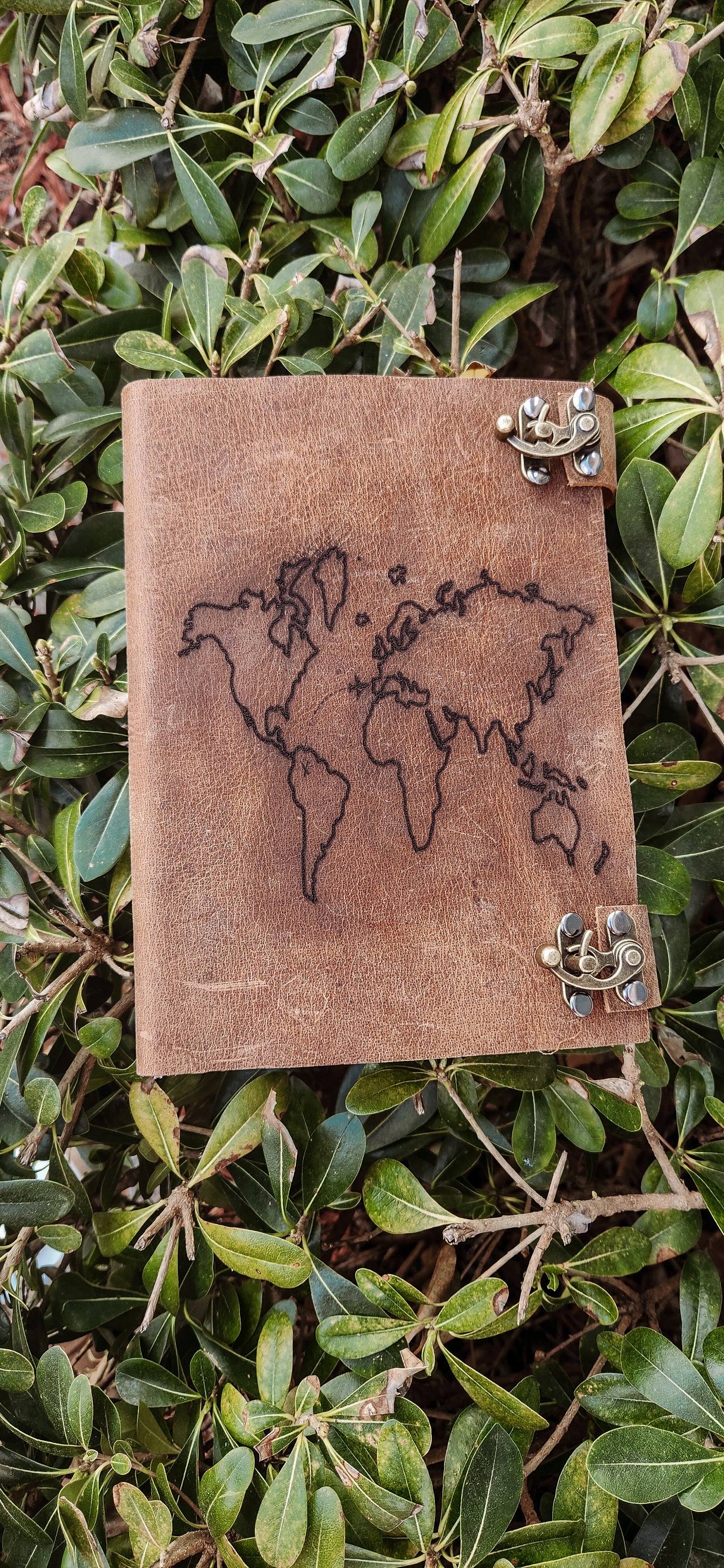 The world traveler leather journals & Sketchbooks